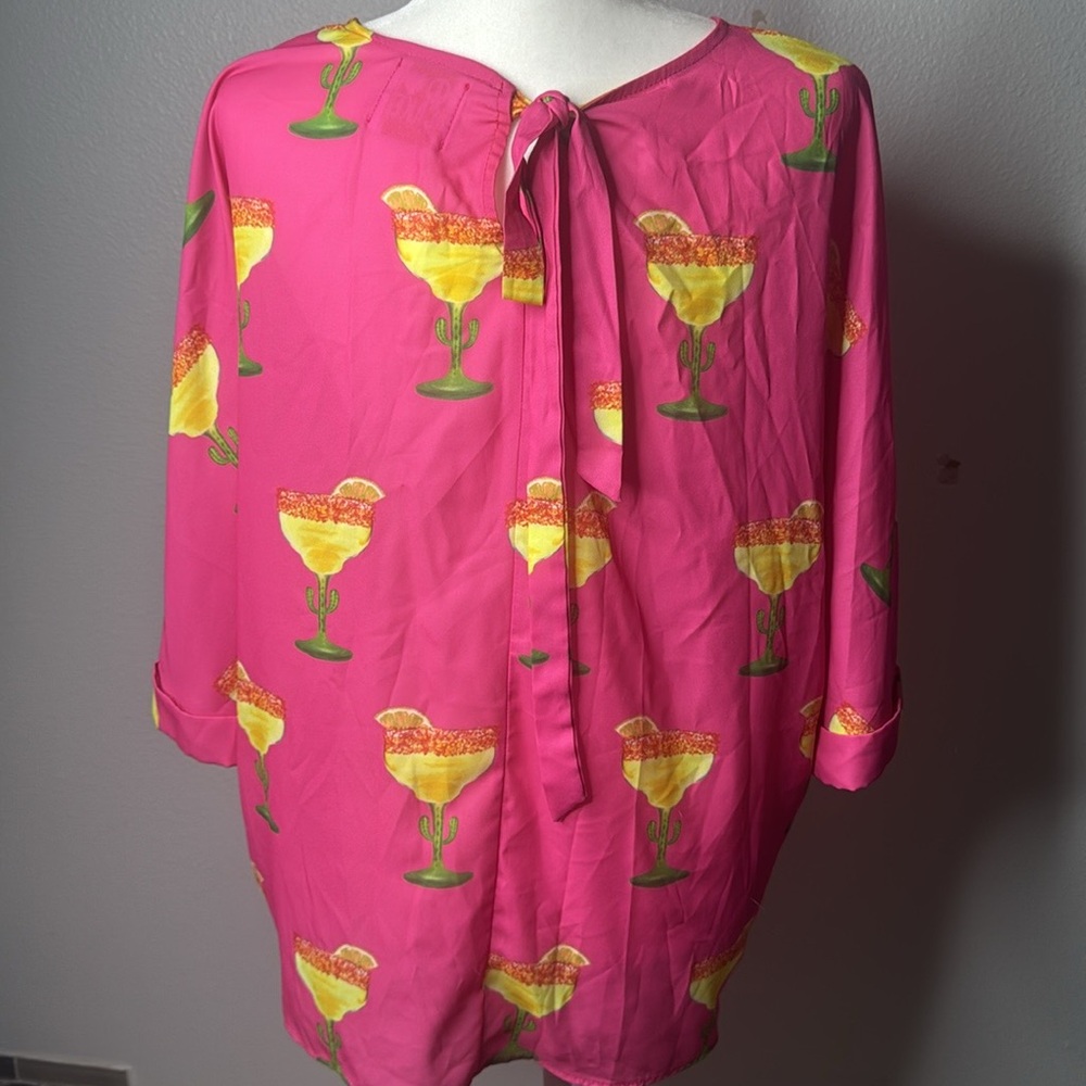 Cake Vibrant Pink spicy Margarita cactus  Print Blouse boutique size small Z13